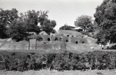 カタコンベという言葉が浮かんだのだが…