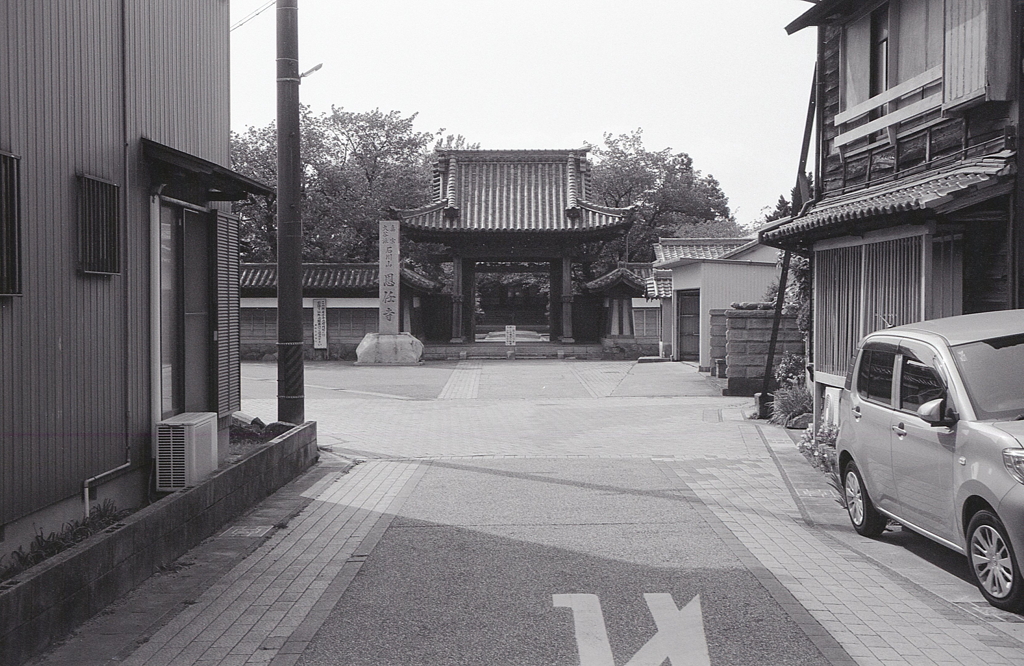 通りすがりの恩任寺