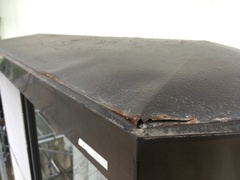 高所恐怖症のある男の足場作業