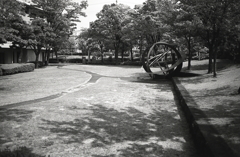 マンションの敷地なのか公共の公園なのだろうか？