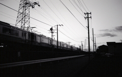 黄昏の回送電車 黄昏の回送電車