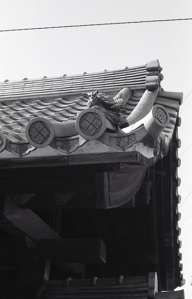 本陣跡の屋根瓦はこれは亀だろうか？それともガッパ？（笑