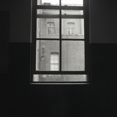 煉瓦見える窓Ⅱ