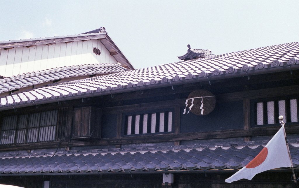 うだつの起り屋根（むくりやね）
