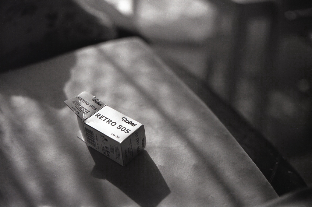 Rollei RETRO80Sをカメラに詰めて…