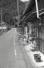 駅前商店街（汗