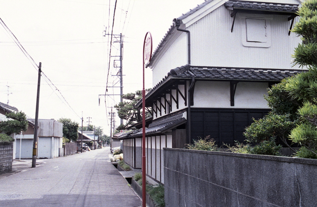 下街道で蔵のある風景