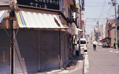 廃業空家の菓子問屋