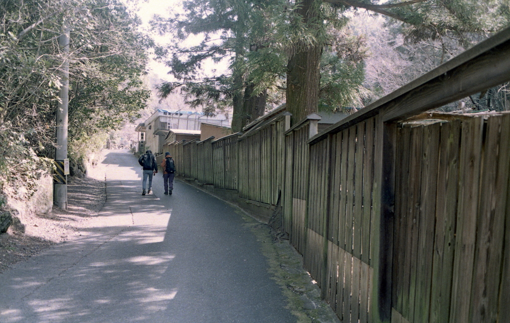 先を行く登山者