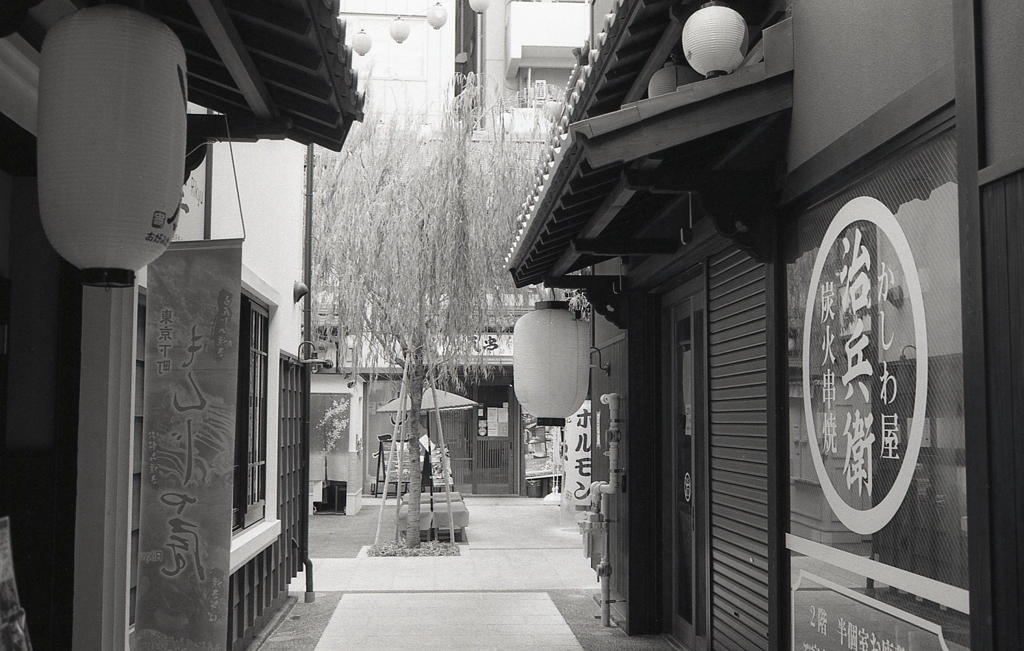 小町の角を曲がったら…