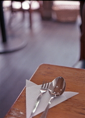 テーブルのスプーン