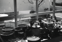 陽の光が眩しい陶器類