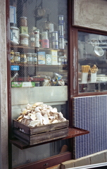 洋食店の牡蠣殻