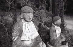 赤い帽子の地蔵さま