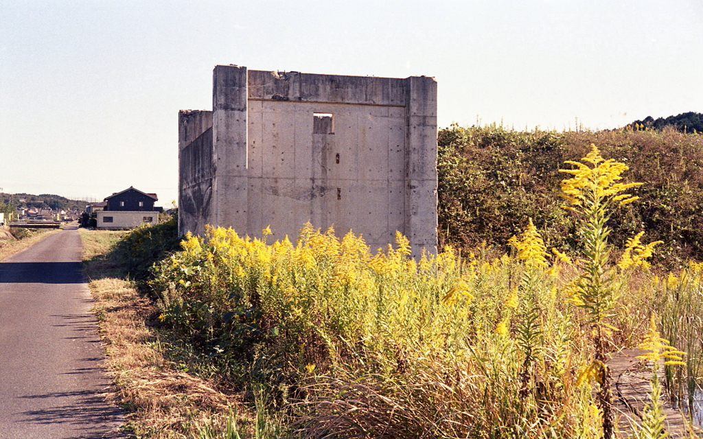 不明な建造物