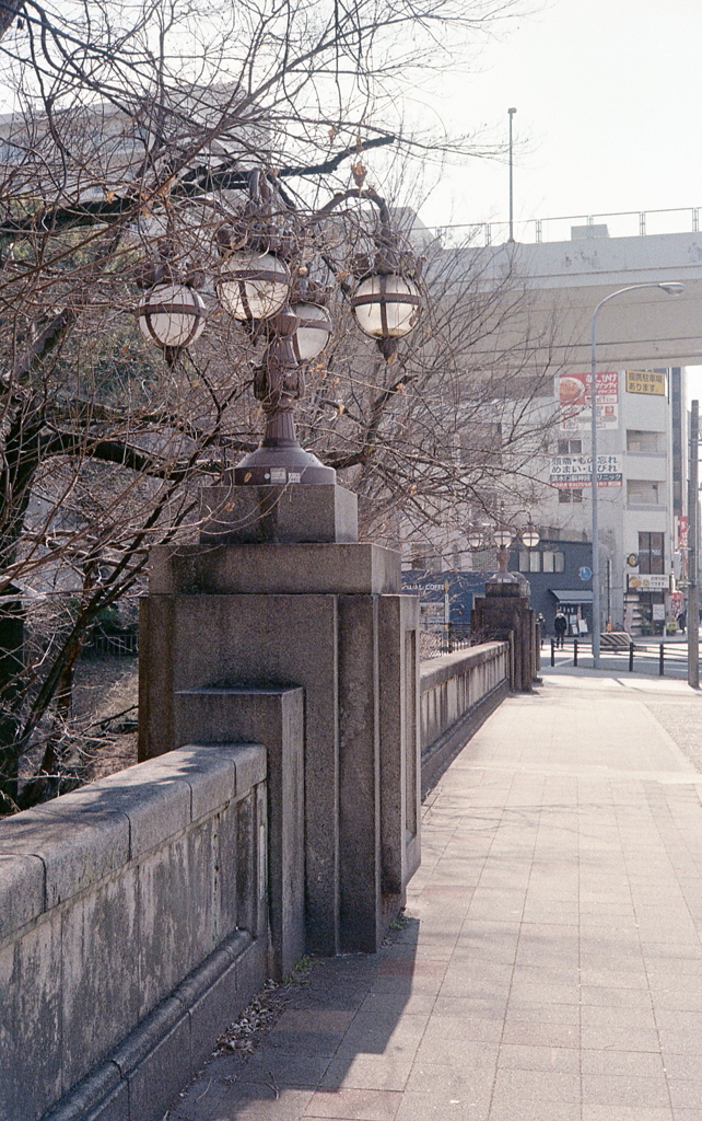 外堀に架かる大津橋
