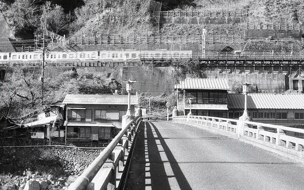 城嶺橋と電車の風景