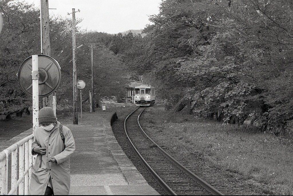 電車が来たようだ…