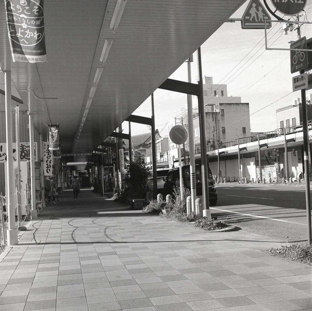庇の商店街