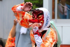 凄む