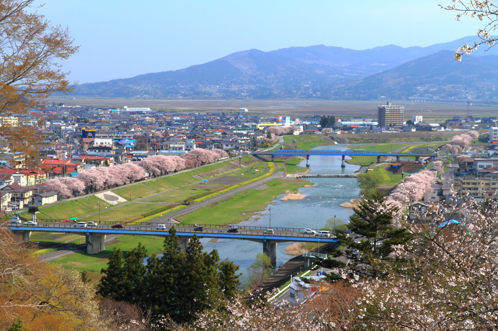 釣山から磐井川を