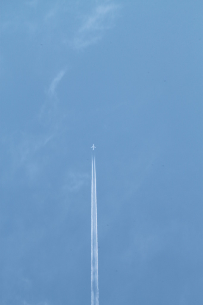 青空に白線を。