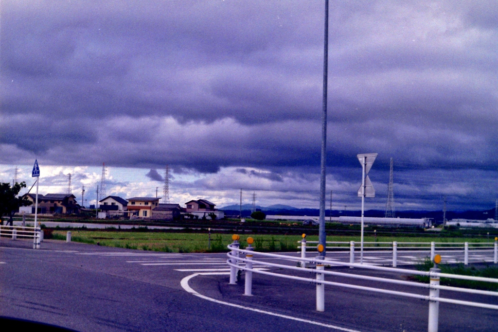 雨雲の垂れ込め