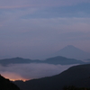 朝霧に浮かぶ