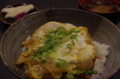 焼き鳥の名店の鶏カツ丼