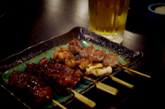 焼き鳥セットと生ビール