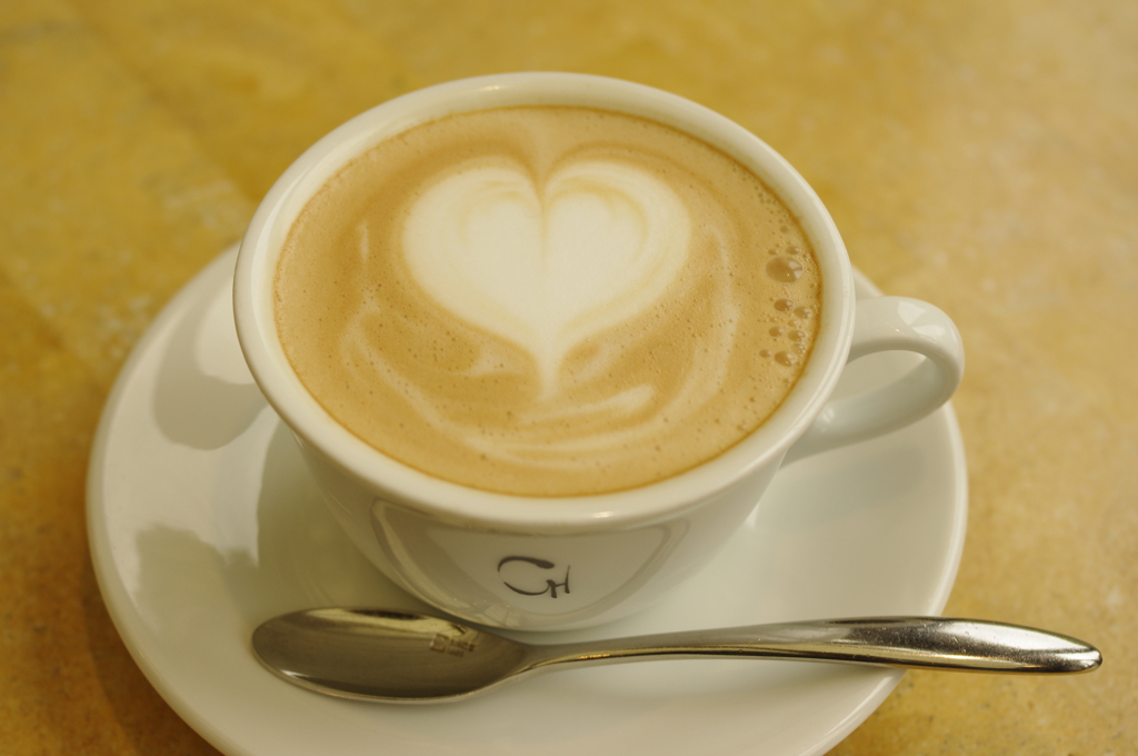 LOVE MILK TEA