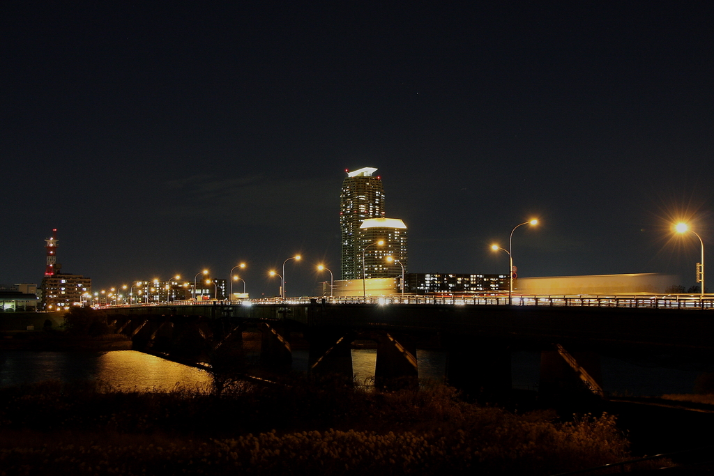 夜の橋