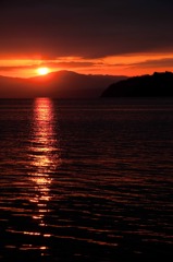 夕照山湖