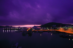 曇天の夜明け