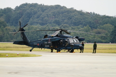 自衛隊救助ヘリ発進準備