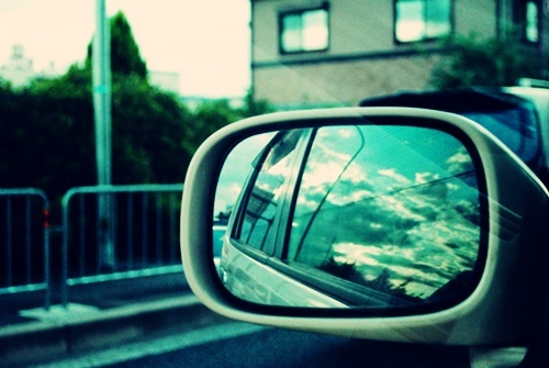 Lookin side mirror