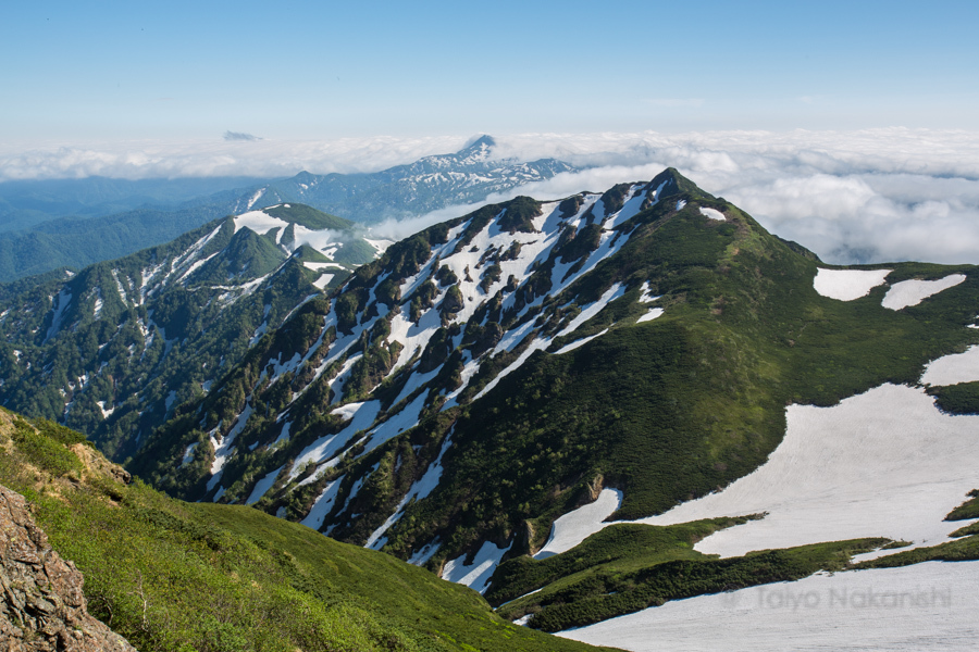 芦別岳山頂から