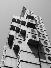 中銀カプセルタワービル