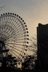 夕暮れの大観覧車