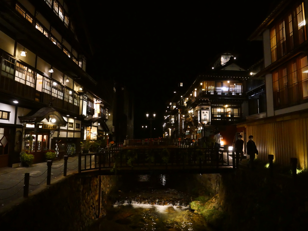 銀山温泉