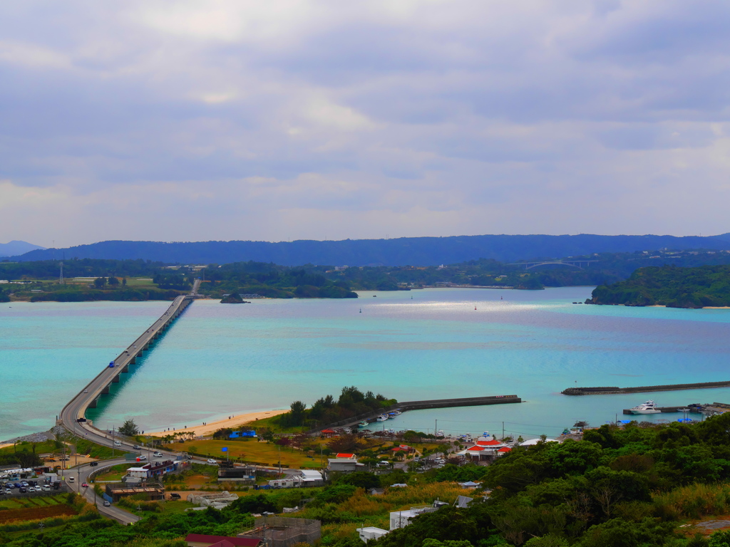 古宇利島より