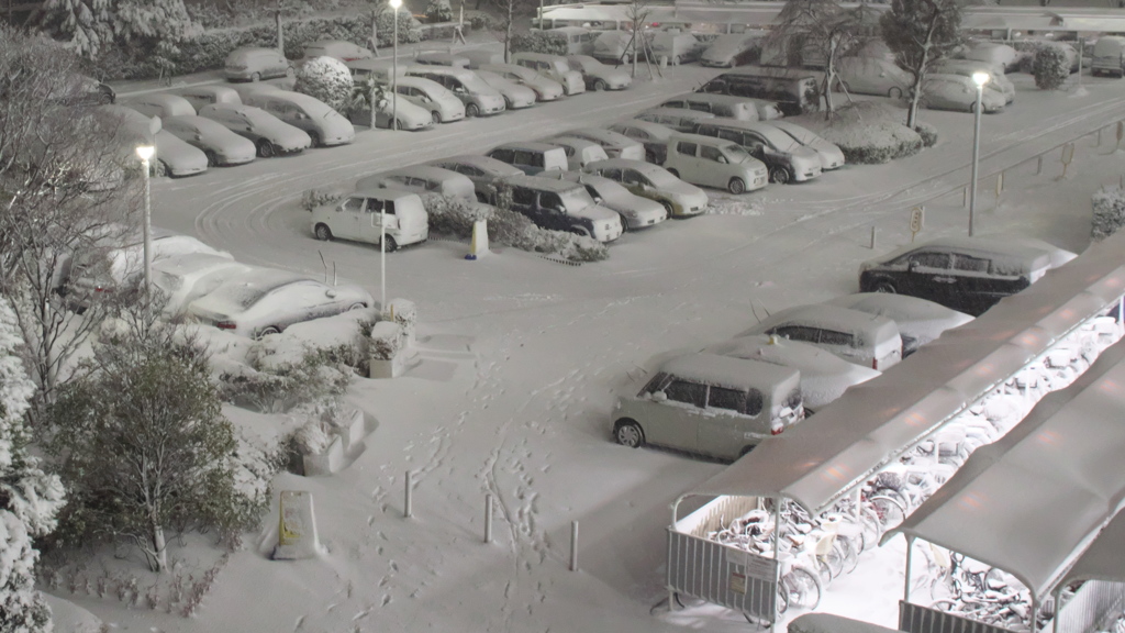 21時31分の積雪