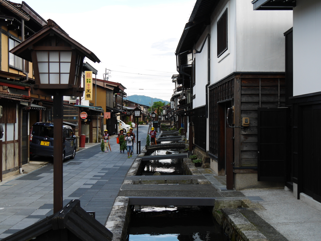 瀬戸川と白壁土蔵街