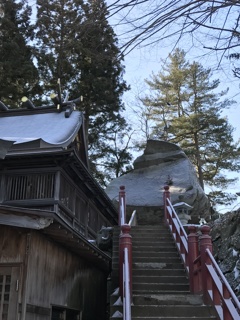 烏帽子岩