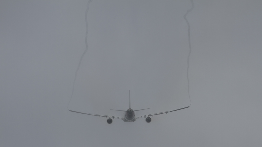 雨雲の中へ