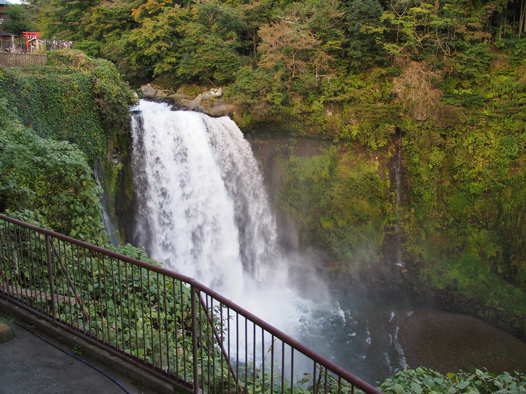 音止めの滝