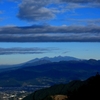 朝の山景色