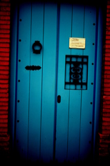 Una puerta azul de Granada