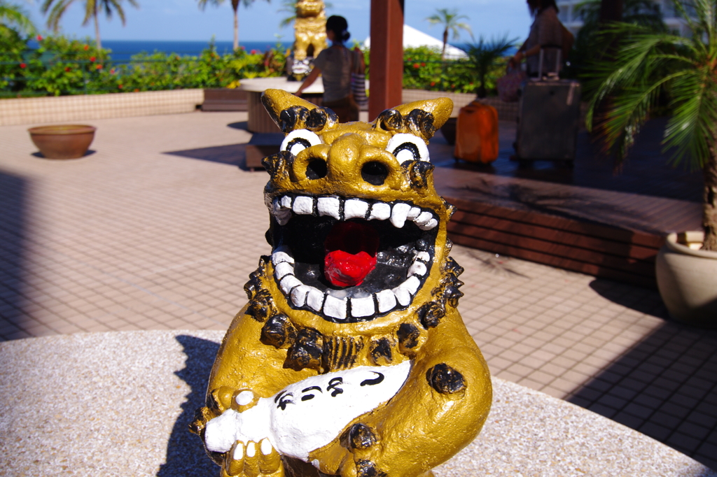 笑う　シーサー