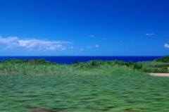 沖縄　古宇利島　走る風